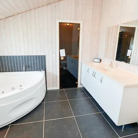別荘 Nice Home In Sydals With Sauna Skovby